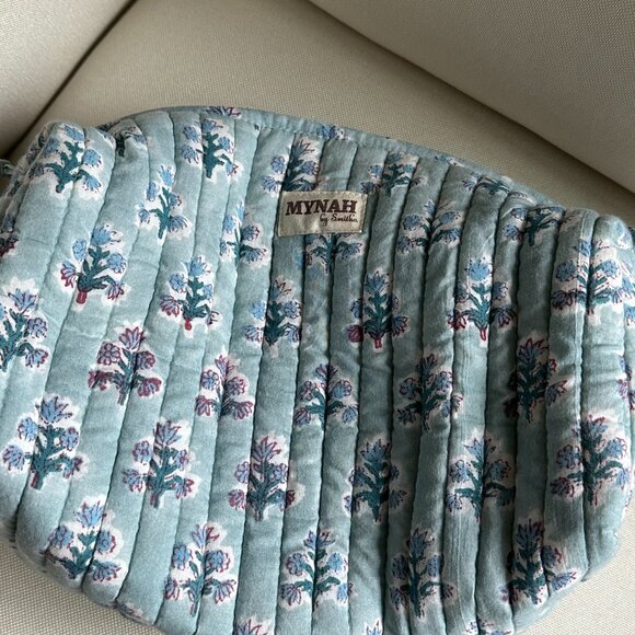 Quilted Toiletry Bag Set - Picture 2 of 5